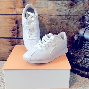 White puma. Boy/girl